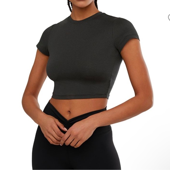 WeWoreWhat Tops - WeWoreWhat Short Sleeve Active Tee Black Med